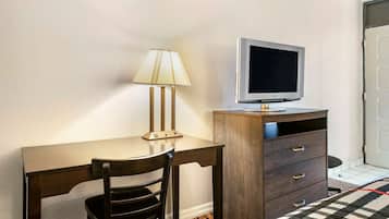 Schreibtisch, Bügeleisen/Bügelbrett, kostenloses WLAN, Bettwäsche