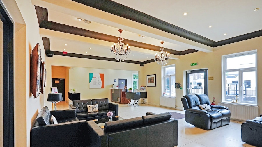 OYO The Baltimore Hotel