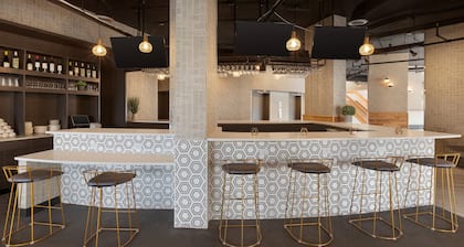 Holiday Inn Philadelphia Arpt-Stadium Area by IHG