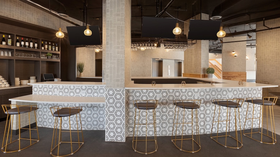Holiday Inn Philadelphia Arpt-Stadium Area by IHG