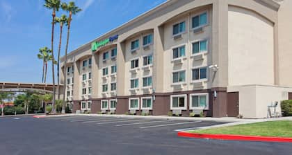 Holiday Inn Express San Bernardino - Colton by IHG