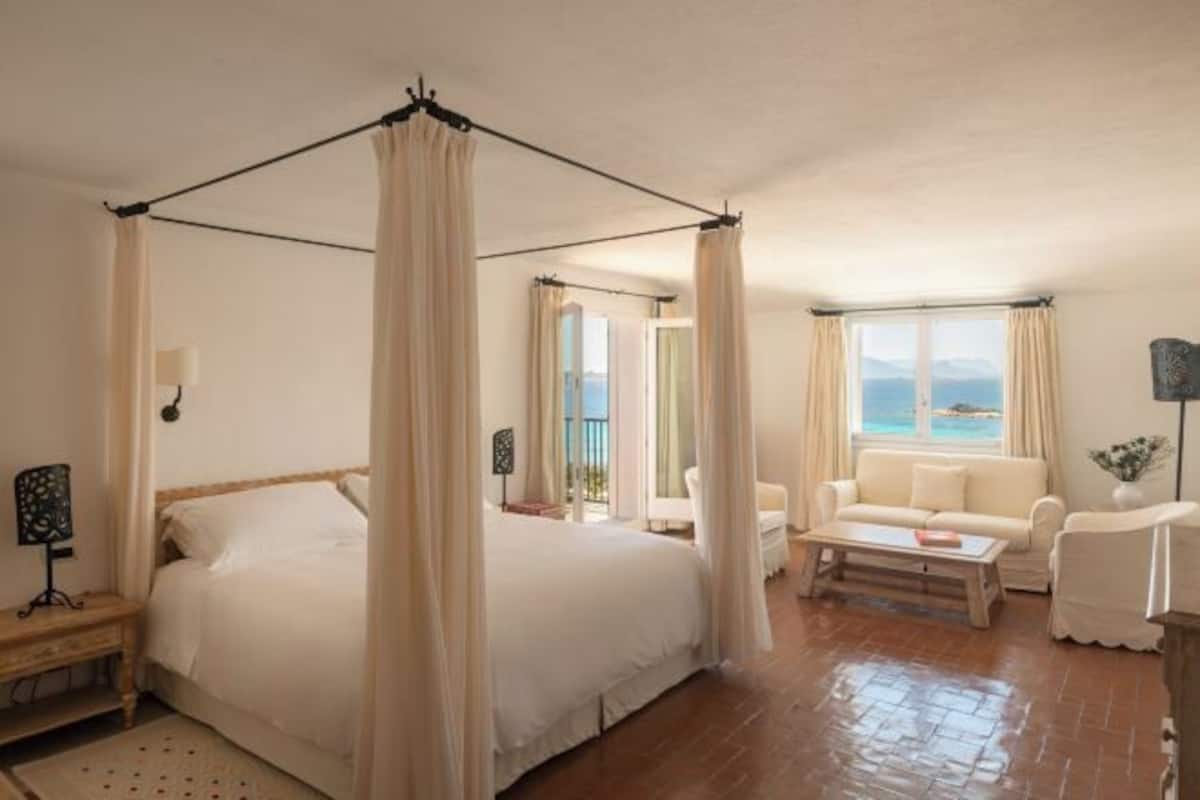 Daunenbettdecken, Minibar, Zimmersafe, Schreibtisch