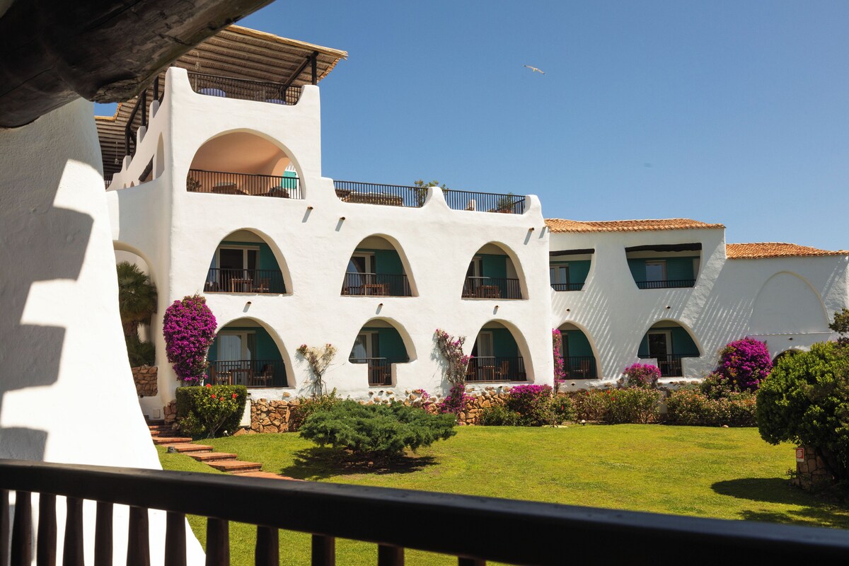 Deluxe Room, Sea View | Terrace/patio