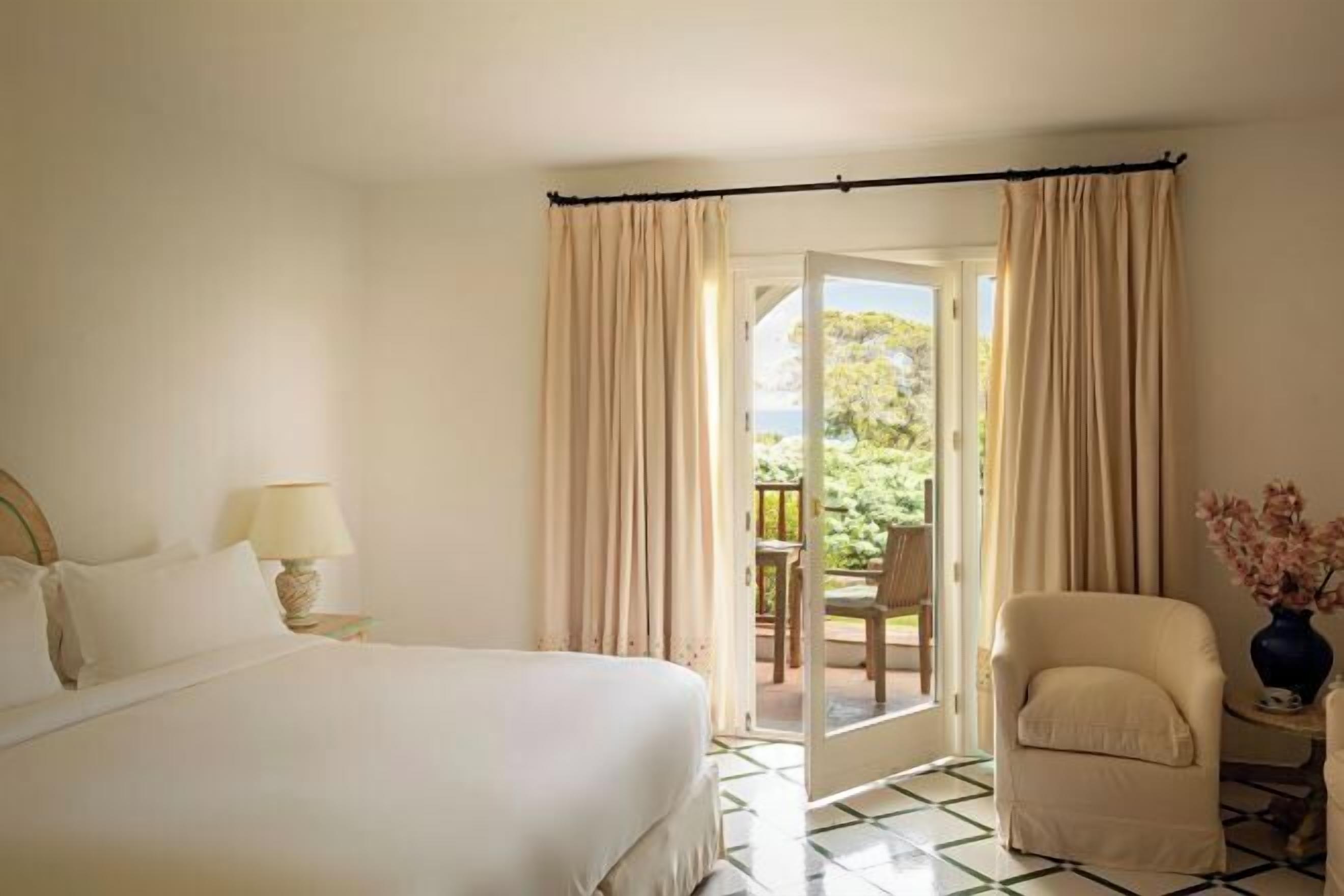 Daunenbettdecken, Minibar, Zimmersafe, Schreibtisch