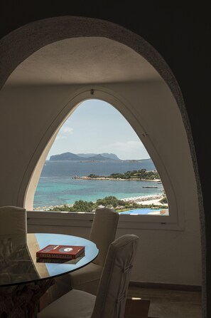 Suite (Smeralda) | Living room | 32-inch LCD TV with satellite channels, TV, DVD player