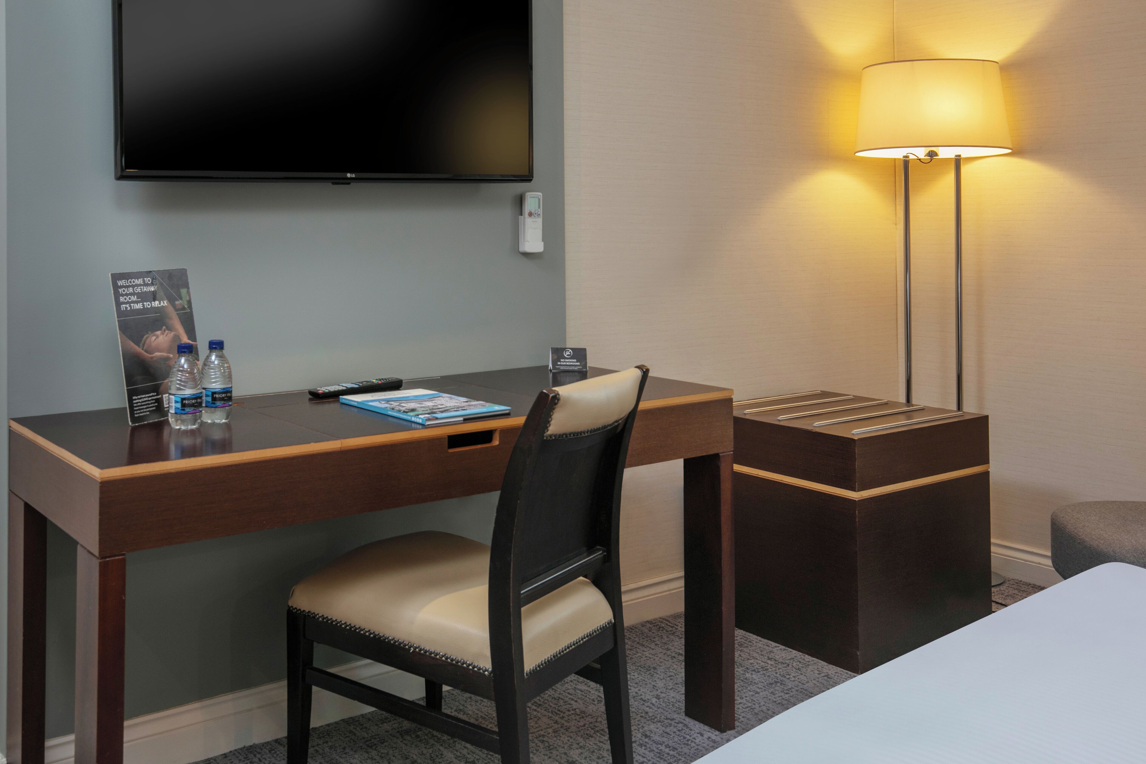 classic king room | 1 bedroom, in-room safe, desk, iron/ironing board