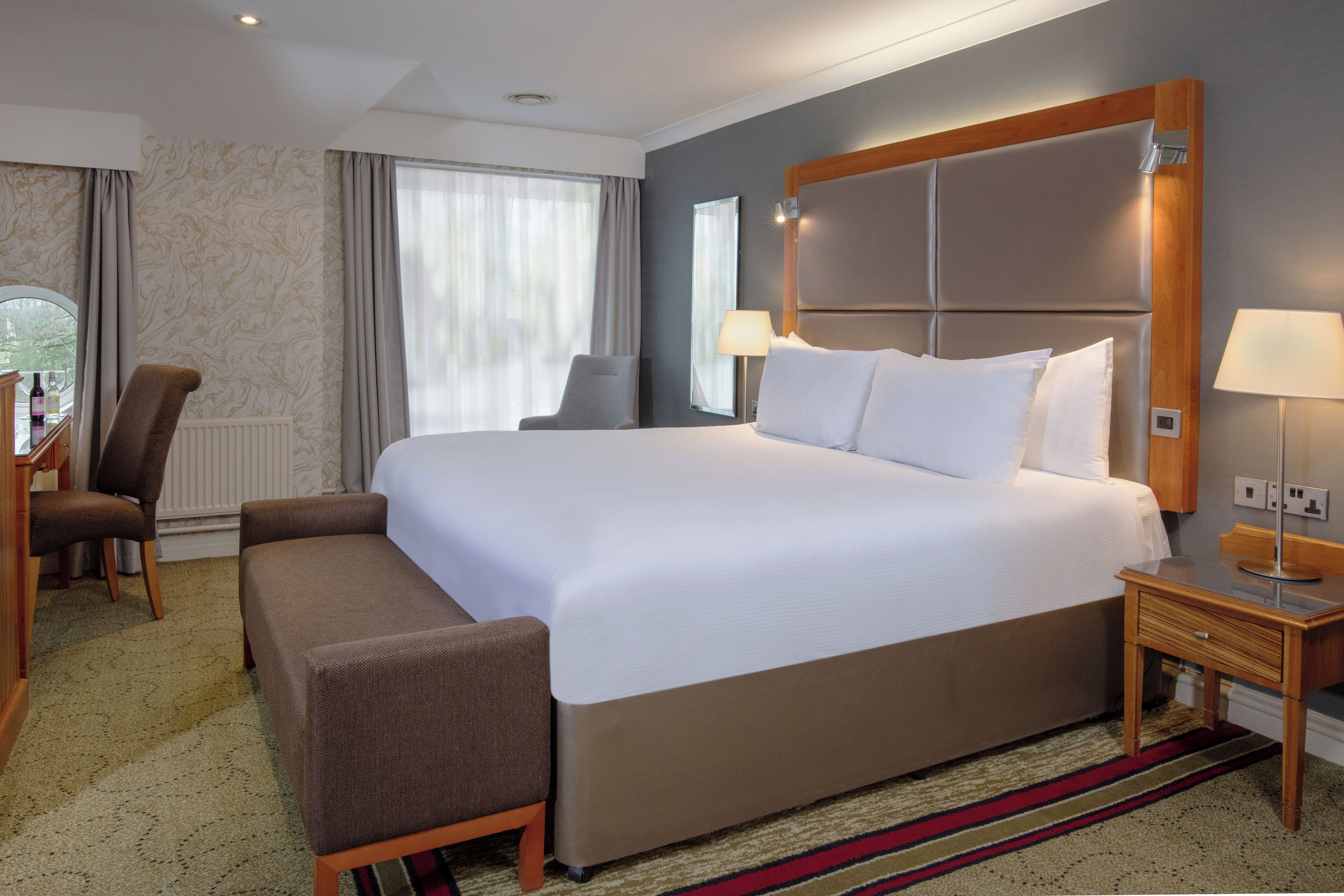 Ambassador Suite | In-room safe, desk, iron/ironing board, free WiFi