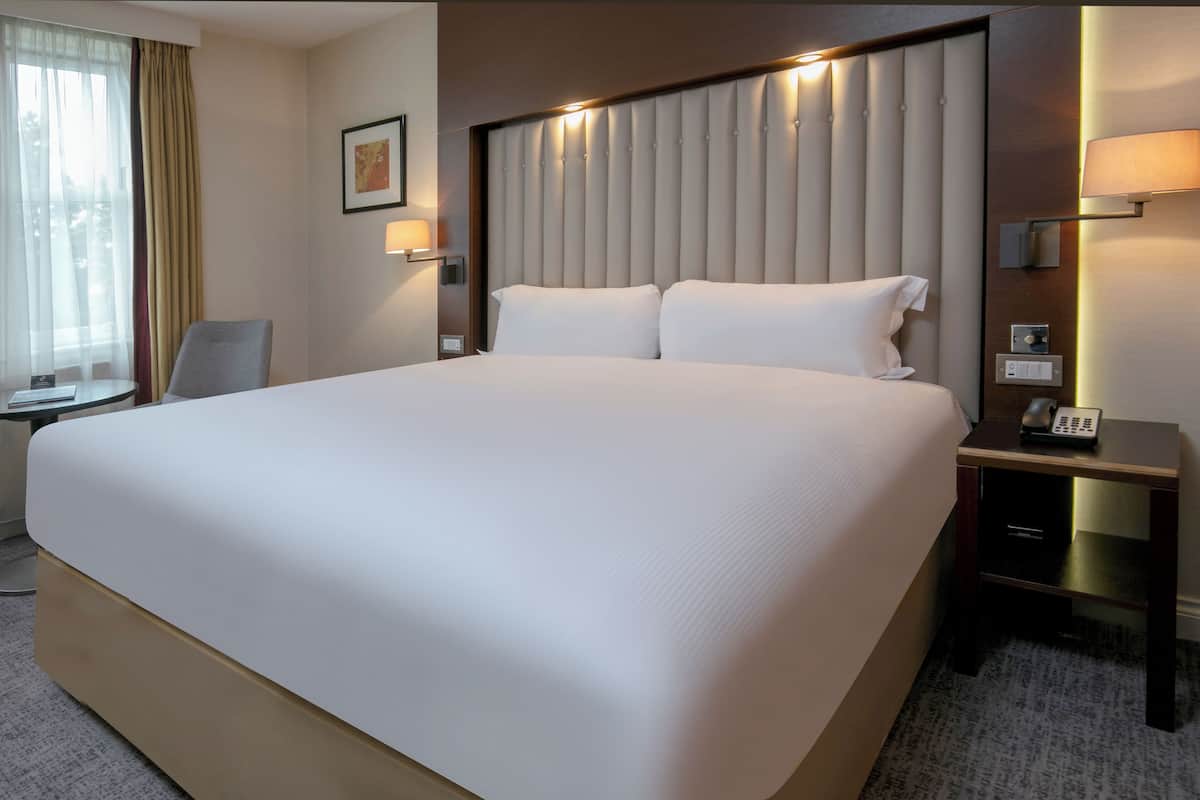 classic king room | 1 bedroom, in-room safe, desk, iron/ironing board