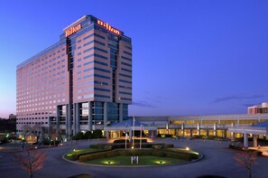 Exterior - Hilton Atlanta Airport (Atlanta)