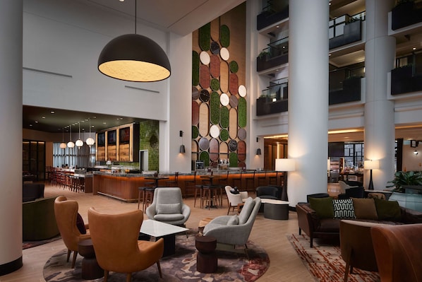 Bar (on property) - Hilton Atlanta Airport (Atlanta)