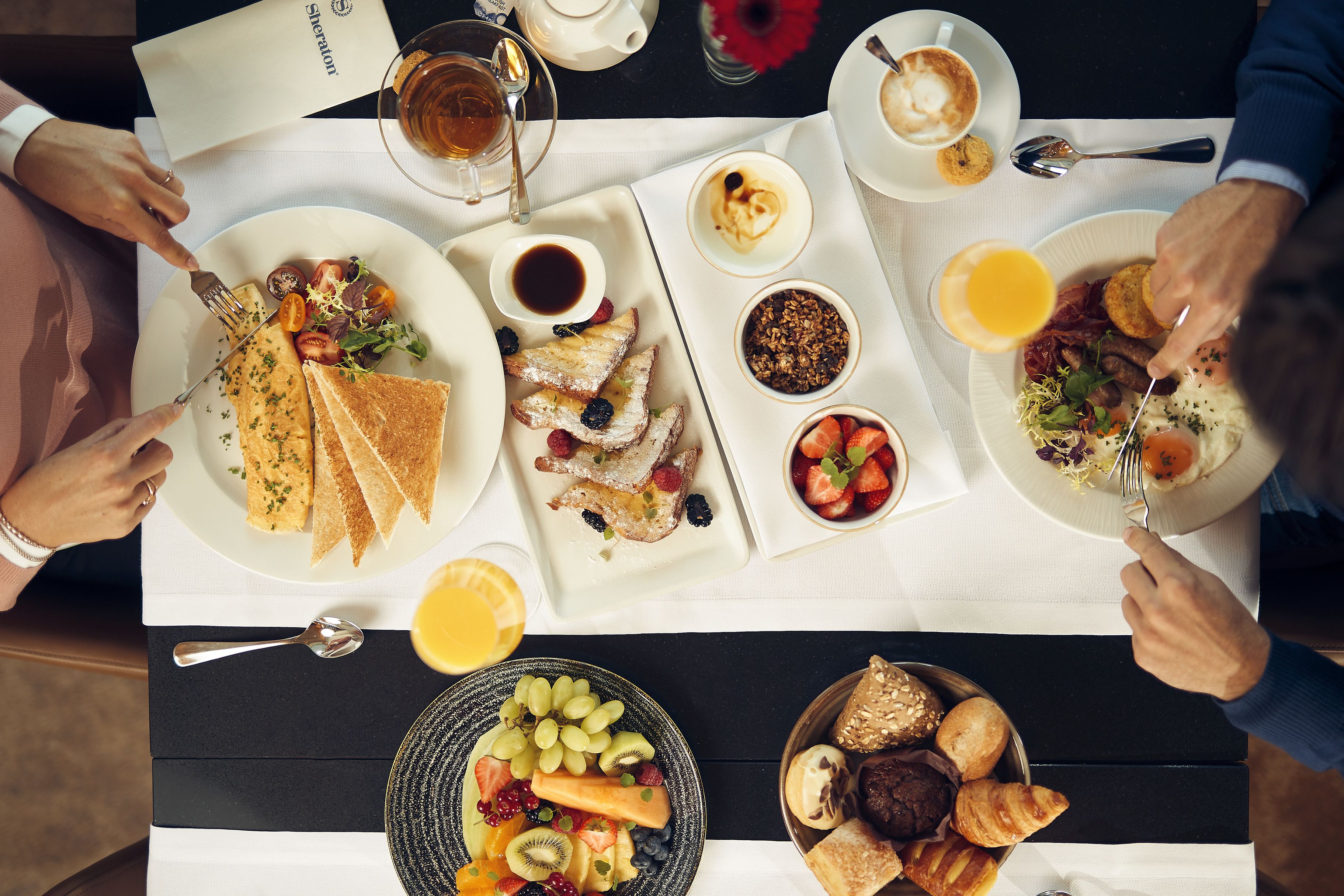 Café da manhã com buffet todos os dias (OMR 14 por pessoa) 