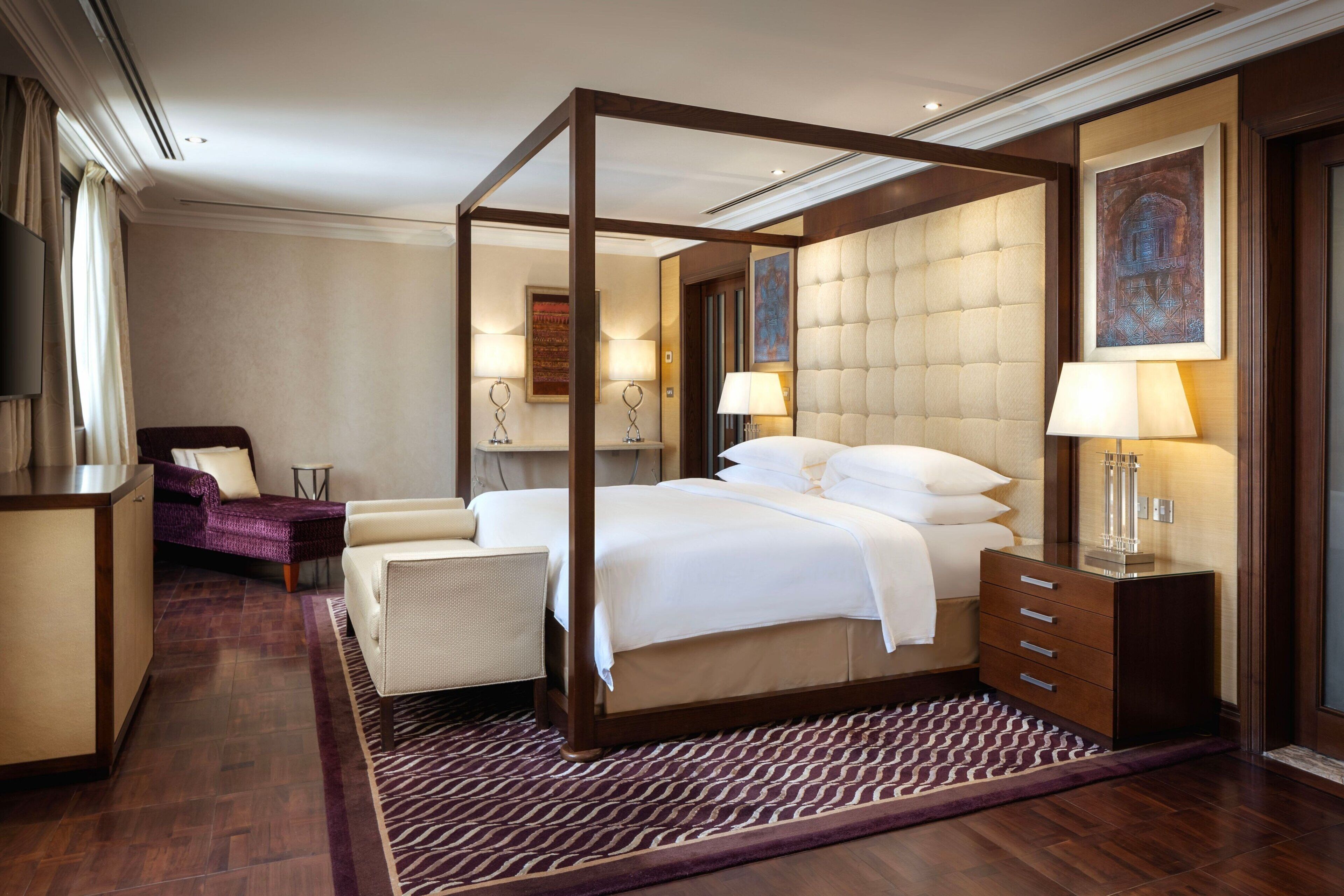 royal suite, 1 king bed, non smoking | 1 bedroom, premium bedding, pillow-top beds, minibar