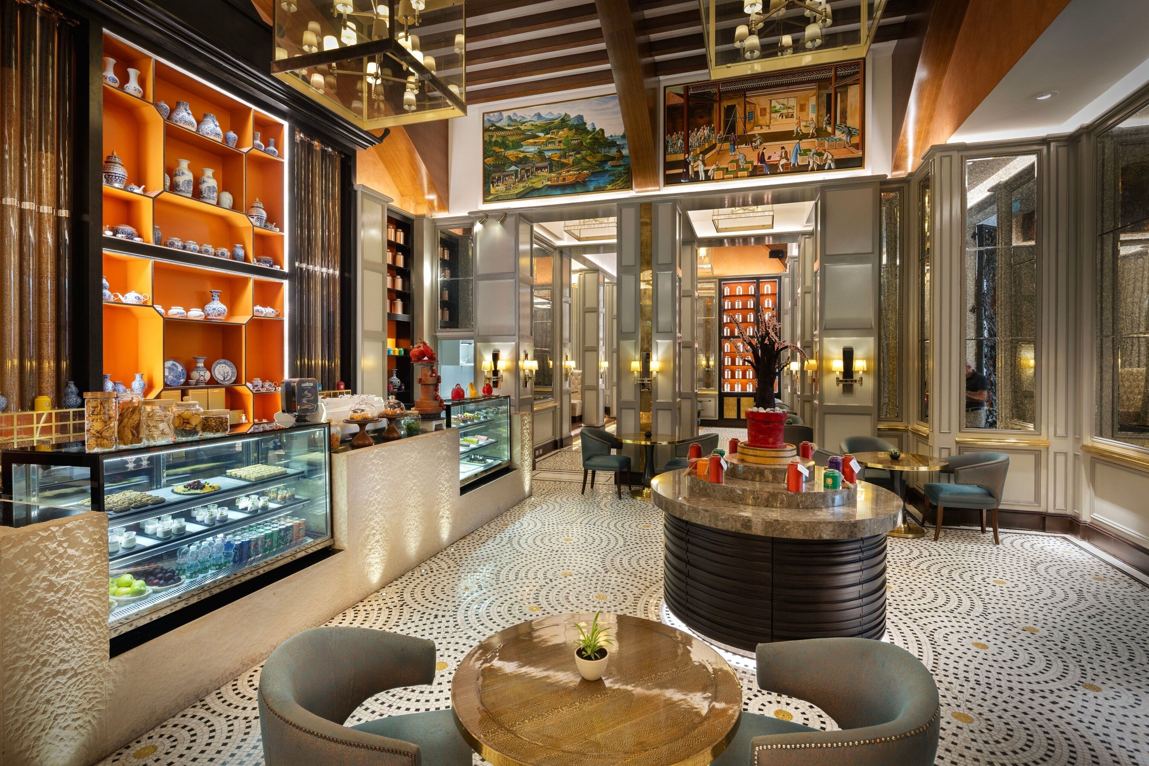 2 restaurants, breakfast, lunch, dinner served; international cuisine