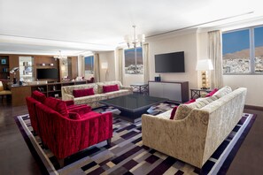 Royal Suite Club, 1 King Bed | Living area | 43-inch LED TV with satellite channels, TV, iPod dock