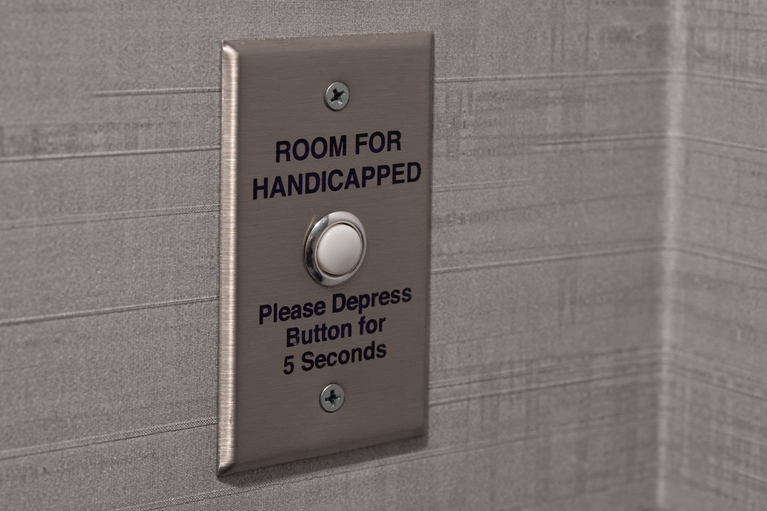 room, 1 king bed (hearing accessible) | 1 bedroom, down duvets, in-room safe, desk