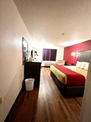 Free WiFi, bed sheets - Econo Lodge Oacoma - Chamberlain West (Oacoma)