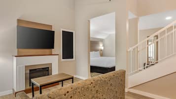 Suite, Mehrere Betten, Nichtraucher | Badezimmer | Duschwanne, kostenlose Toilettenartikel, Haartrockner, Handtücher