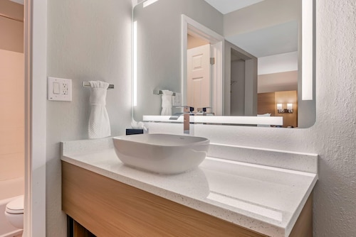 MainStay Suites Springfield South - Battlefield Rd