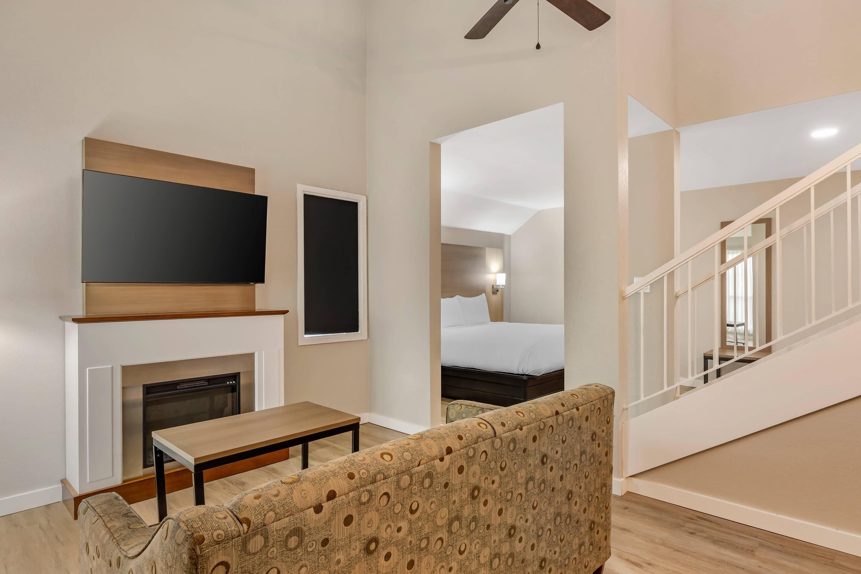 Suite, Multiple Beds, Non Smoking | Premium bedding, blackout drapes, iron/ironing board, free WiFi