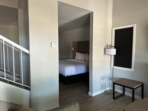 高級寢具、遮光布/窗簾、熨斗/熨衣板、免費無線上網