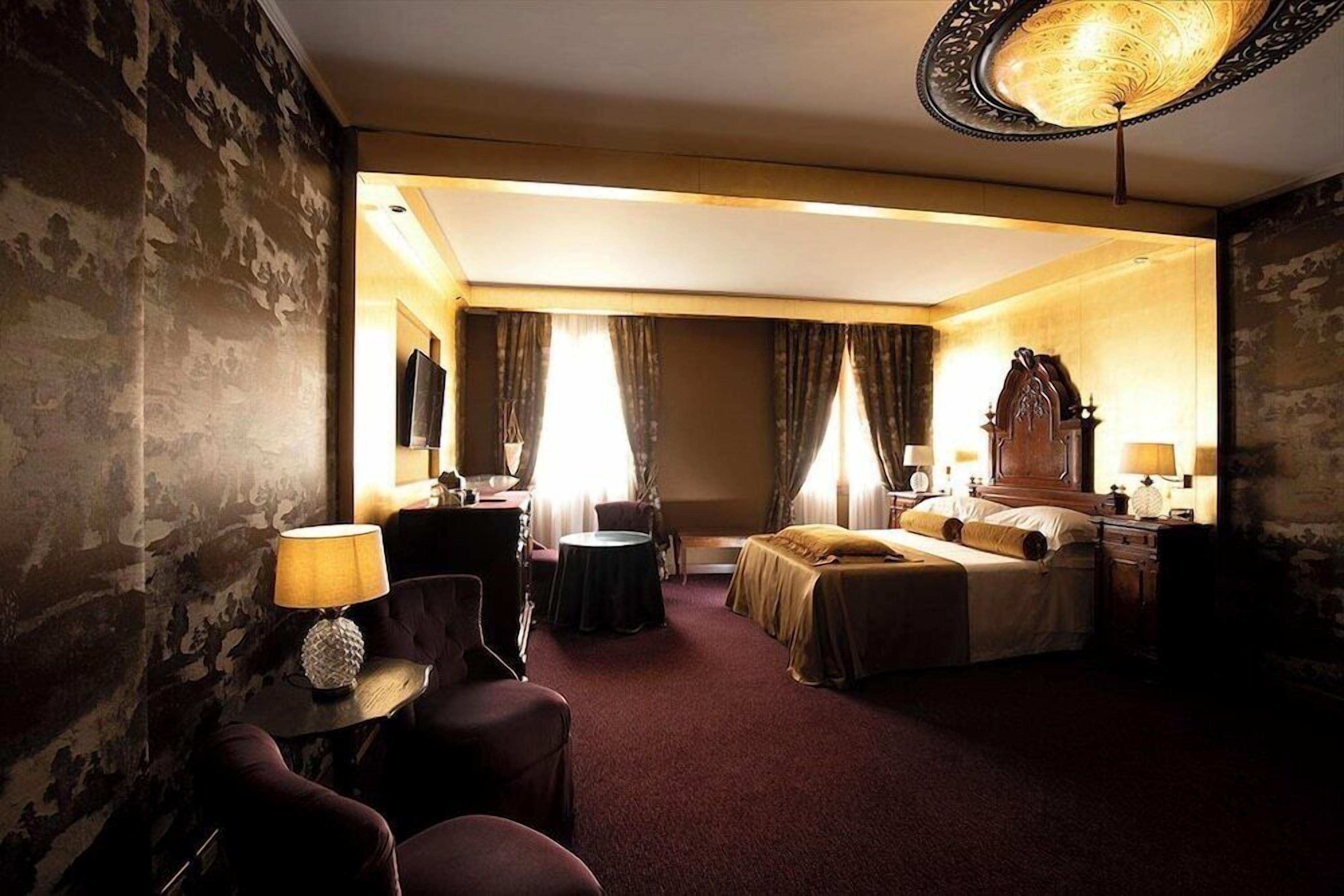 Egyptian cotton sheets, premium bedding, down duvets, pillow-top beds