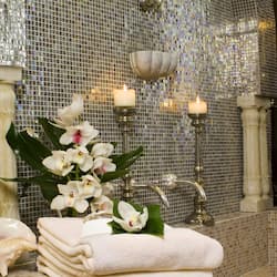 Exclusive Suite, Lagoon View (Damasco) | Bathroom | Shower, designer toiletries, hair dryer, bathrobes