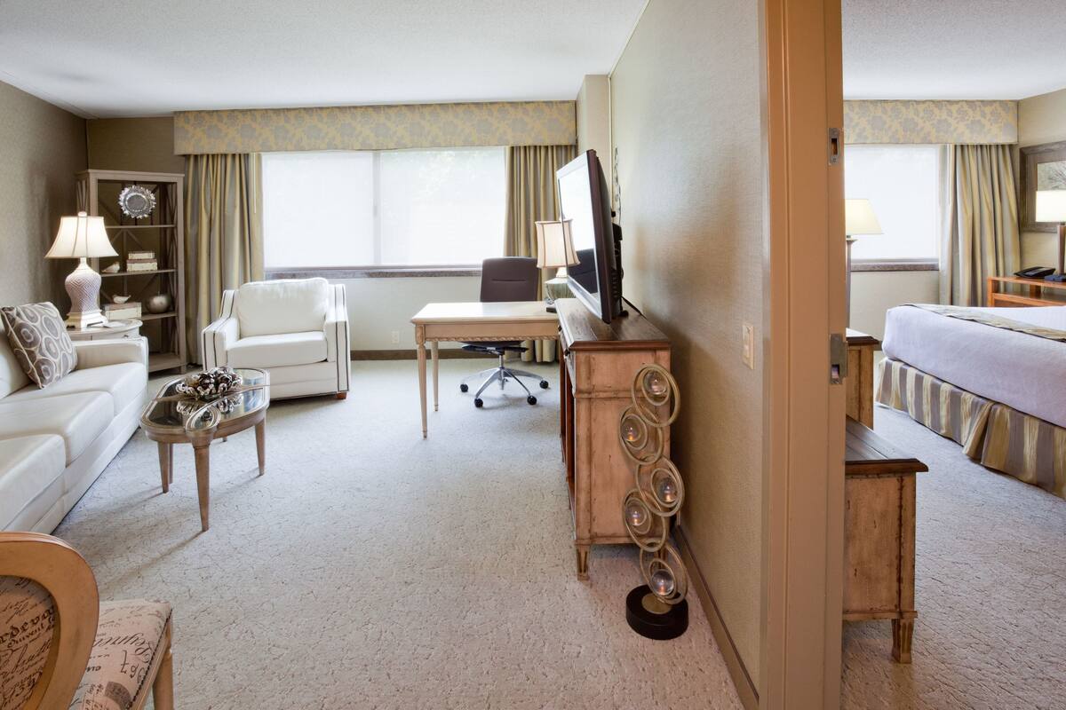 Suite, 1 Bedroom | Premium bedding, desk, laptop workspace, soundproofing