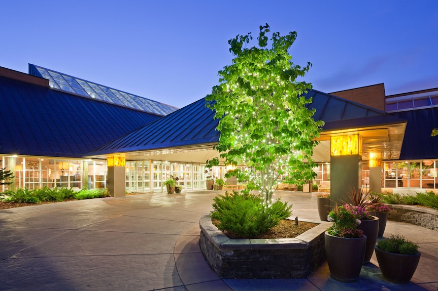 Crowne Plaza Minneapolis West by IHG - Check Reviews 2026 - Expedia
