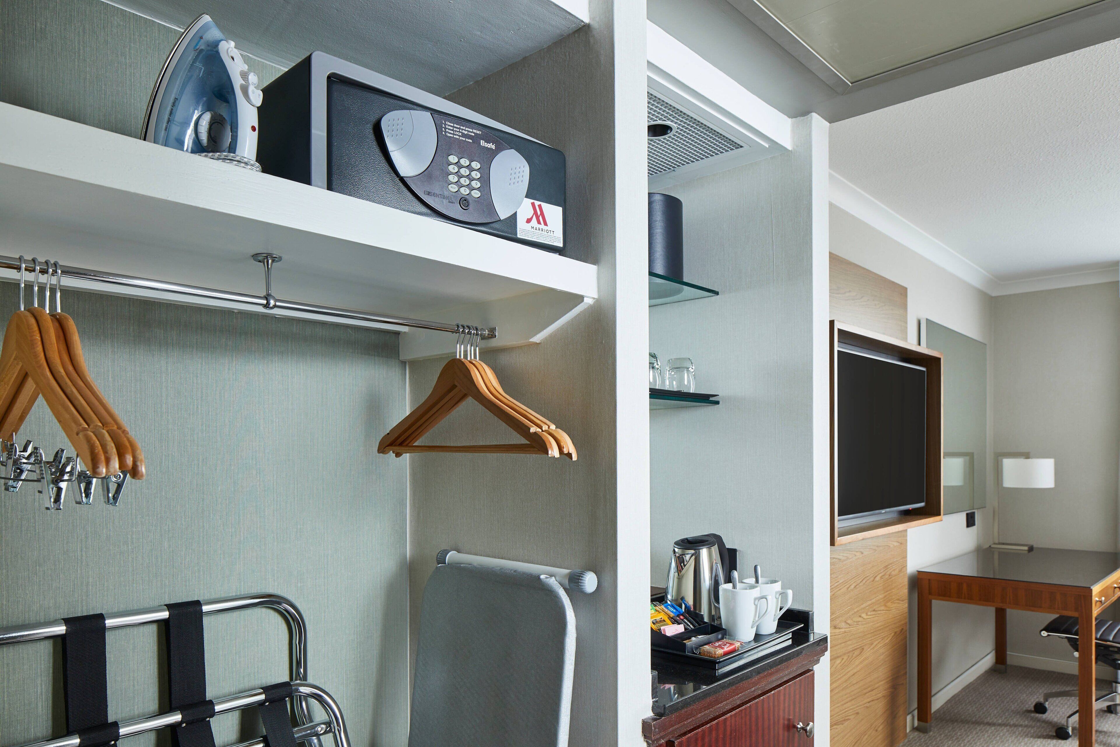 1 bedroom, premium bedding, in-room safe, desk