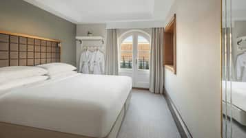 Executive Suite, 1 Double Bed, City View | Premium bedding, in-room safe, desk, blackout curtains