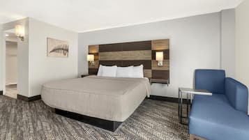 Standard Room, 1 King Bed, Non Smoking, Refrigerator & Microwave (Walk-in Shower) | Desk, laptop workspace, blackout curtains, iron/ironing board