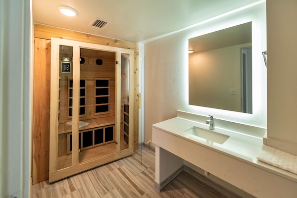 Suite, Multiple Beds, Non Smoking, Kitchenette (Walk-in Shower)