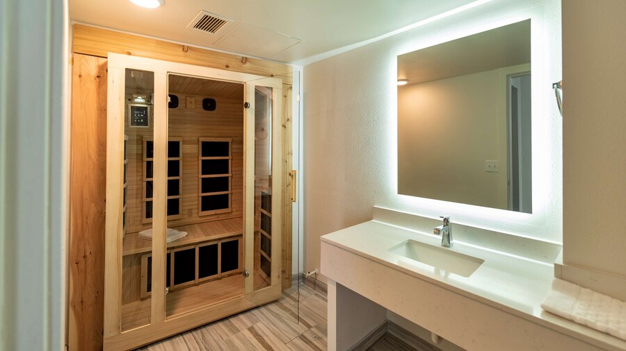 Best Western Plus Wausau Tower Inn