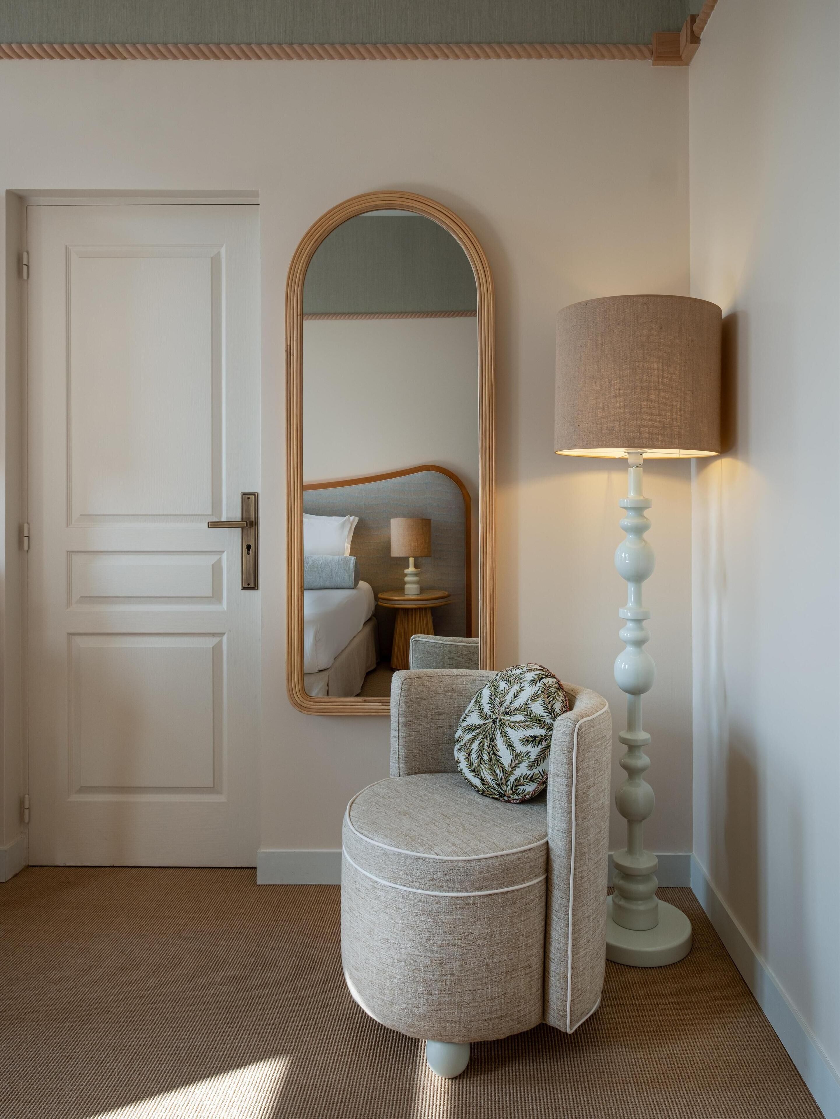 executive double or twin room | bathroom | free toiletries, hair dryer, bathrobes, slippers