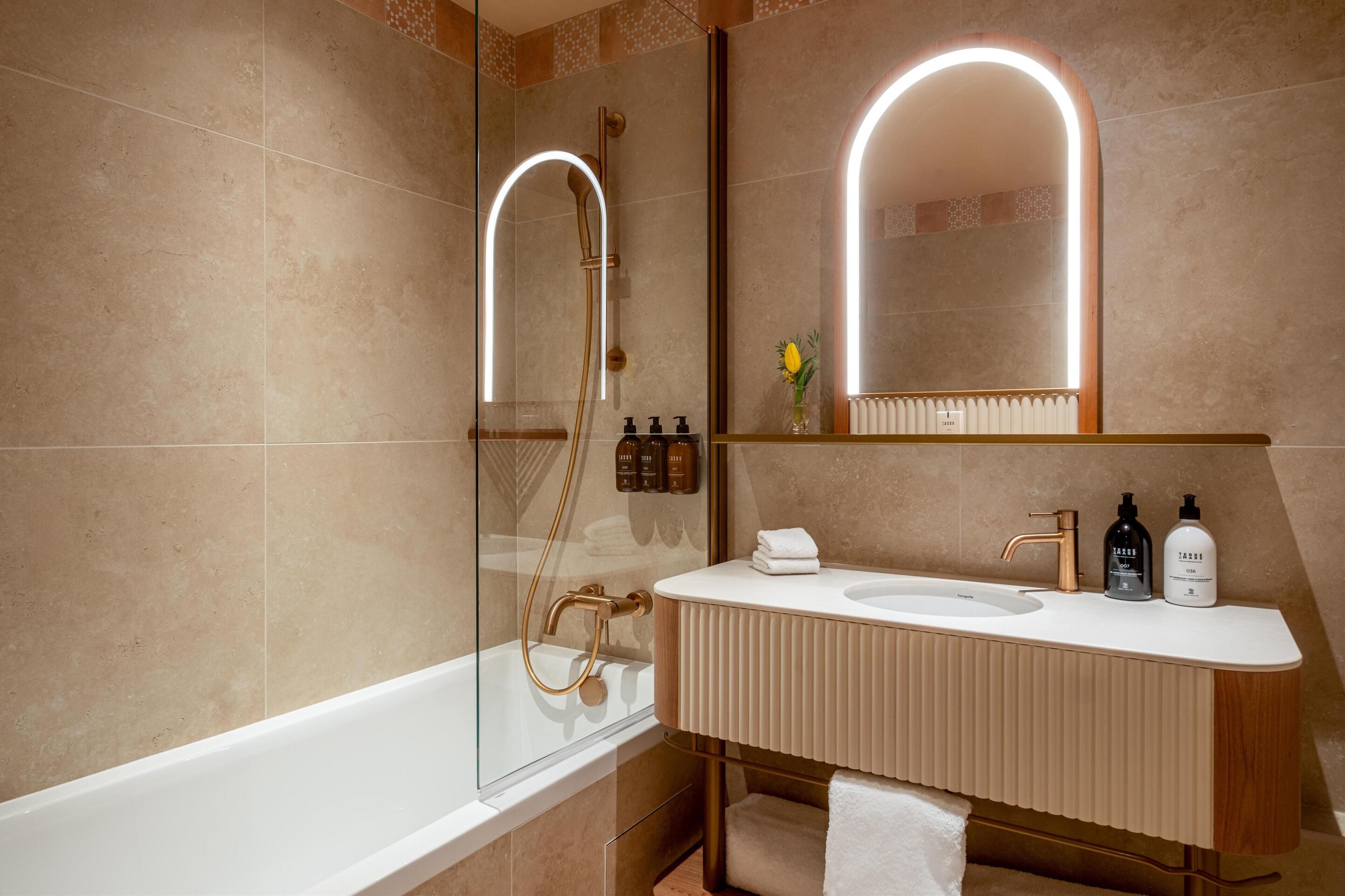 superior double or twin room | bathroom | free toiletries, hair dryer, bathrobes, slippers