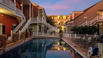 Outdoor pool, sun loungers