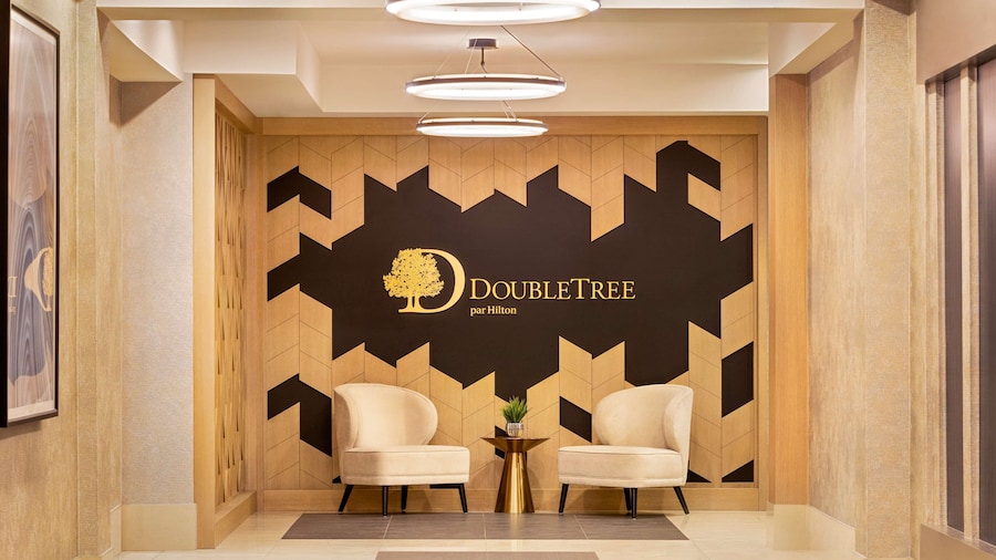 DoubleTree by Hilton Pointe Claire Montreal Airport West