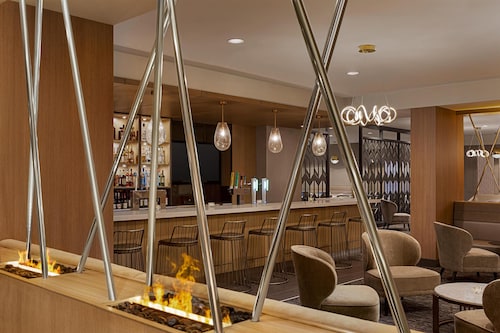 DoubleTree by Hilton Pointe Claire Montreal Airport West