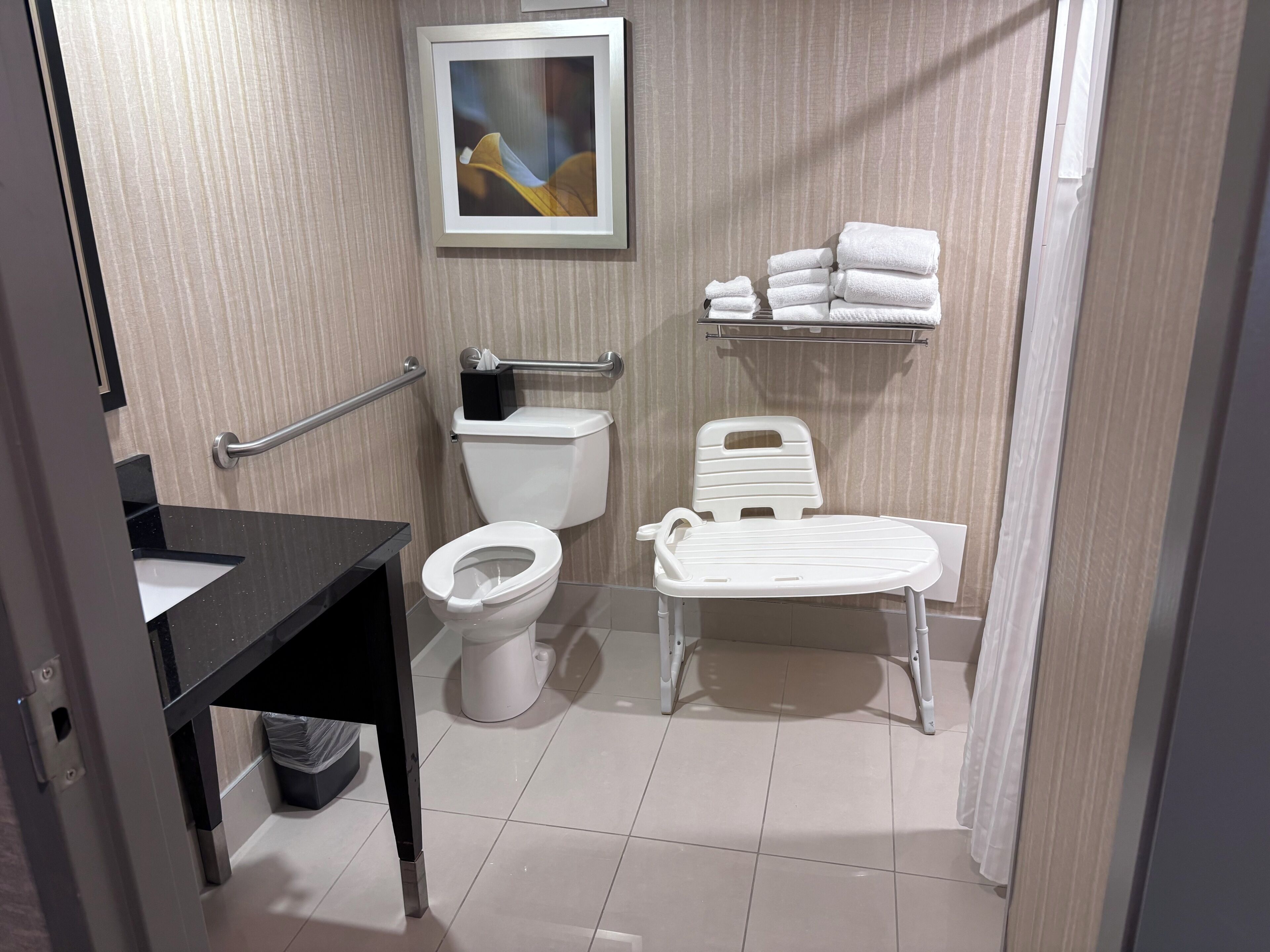 Room, 1 Queen Bed, Accessible, Bathtub | Bathroom