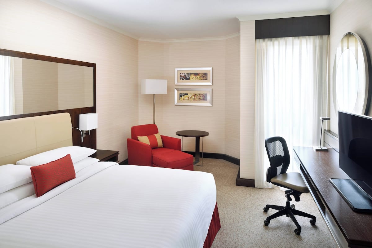 Premium bedding, down duvets, minibar, in-room safe