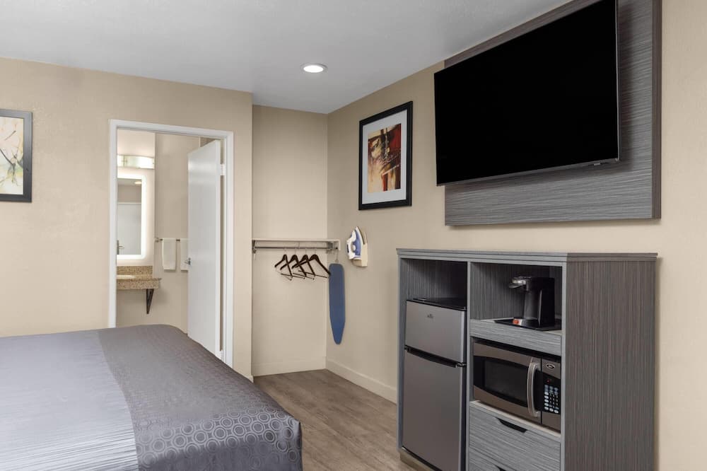 Travelodge by Wyndham Banning CA Near Casino/Outlet Mall