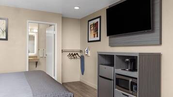 Room, Accessible, Non Smoking | In-room safe, iron/ironing board, free WiFi, bed sheets