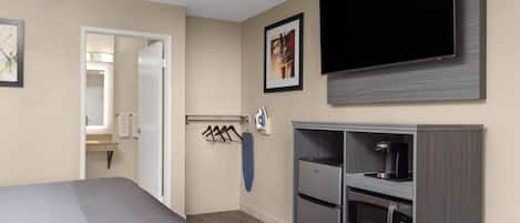 Room, Accessible, Non Smoking | In-room safe, iron/ironing board, free WiFi, bed sheets