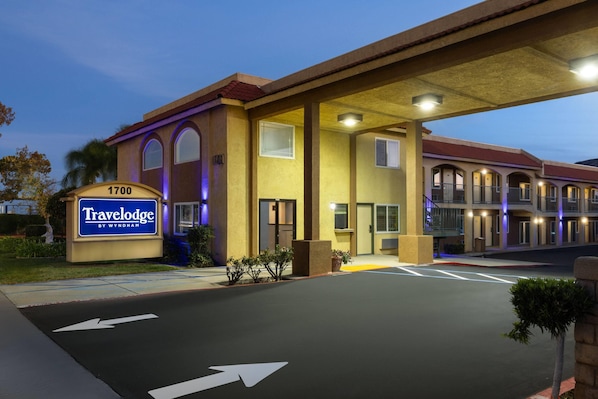 Exterior - Travelodge by Wyndham Banning CA Near Casino/Outlet Mall (Banning)
