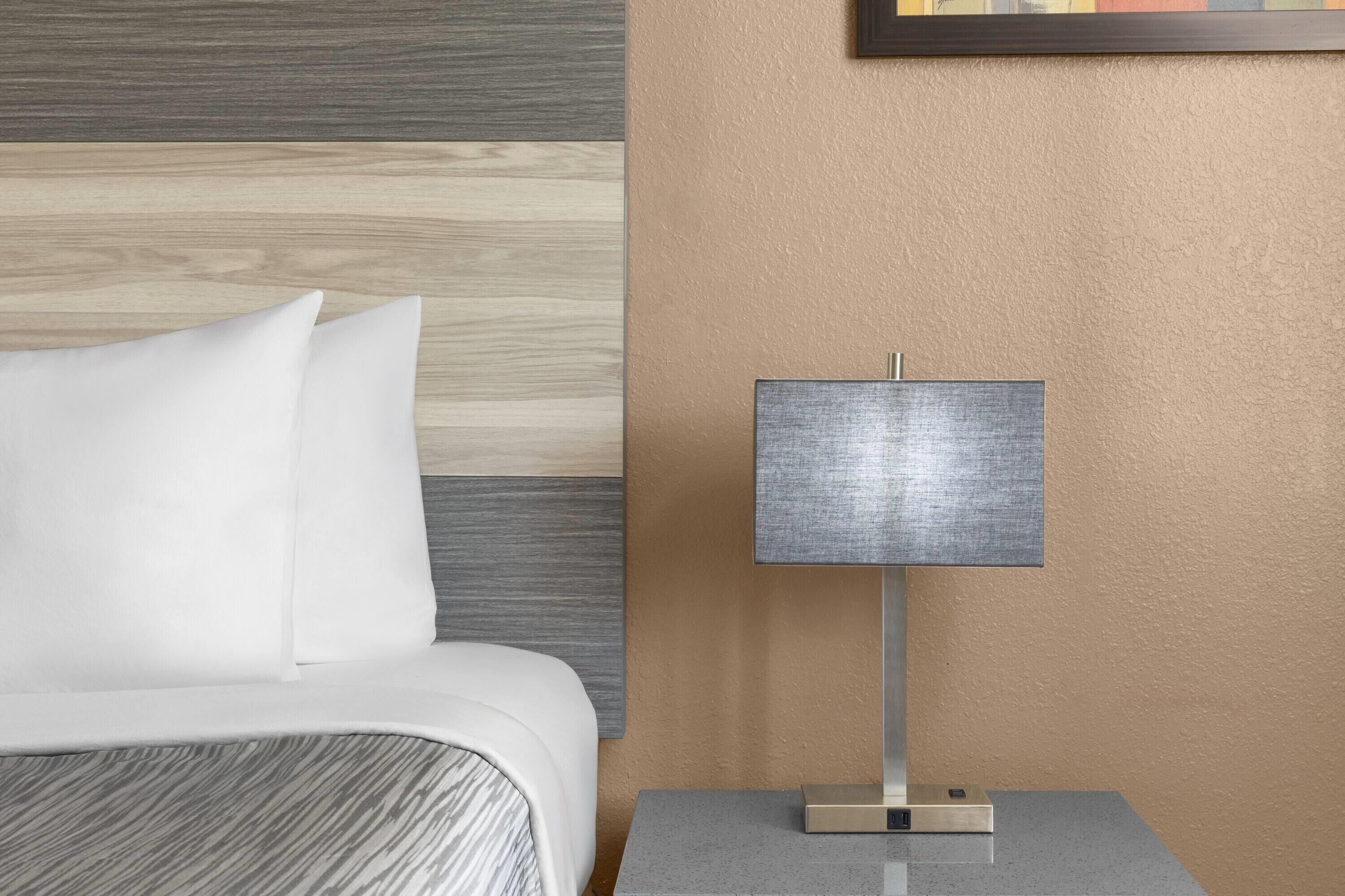 Room, 1 King Bed, Non Smoking | In-room safe, iron/ironing board, free WiFi, bed sheets