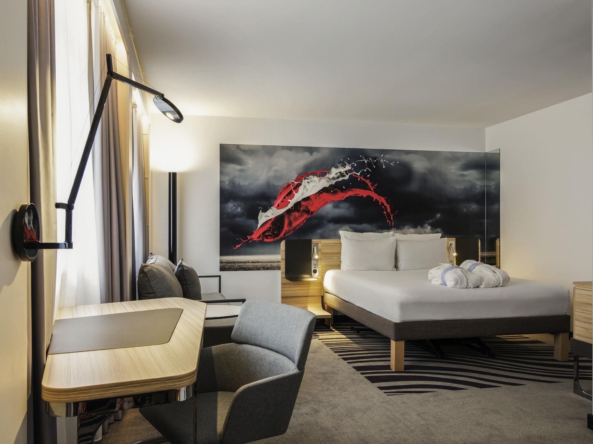 Executive Room, 1 Double Bed with Sofa bed | In-room safe, desk, soundproofing, iron/ironing board