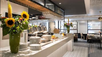 Dagelijks ontbijtbuffet (EUR 26 per persoon)