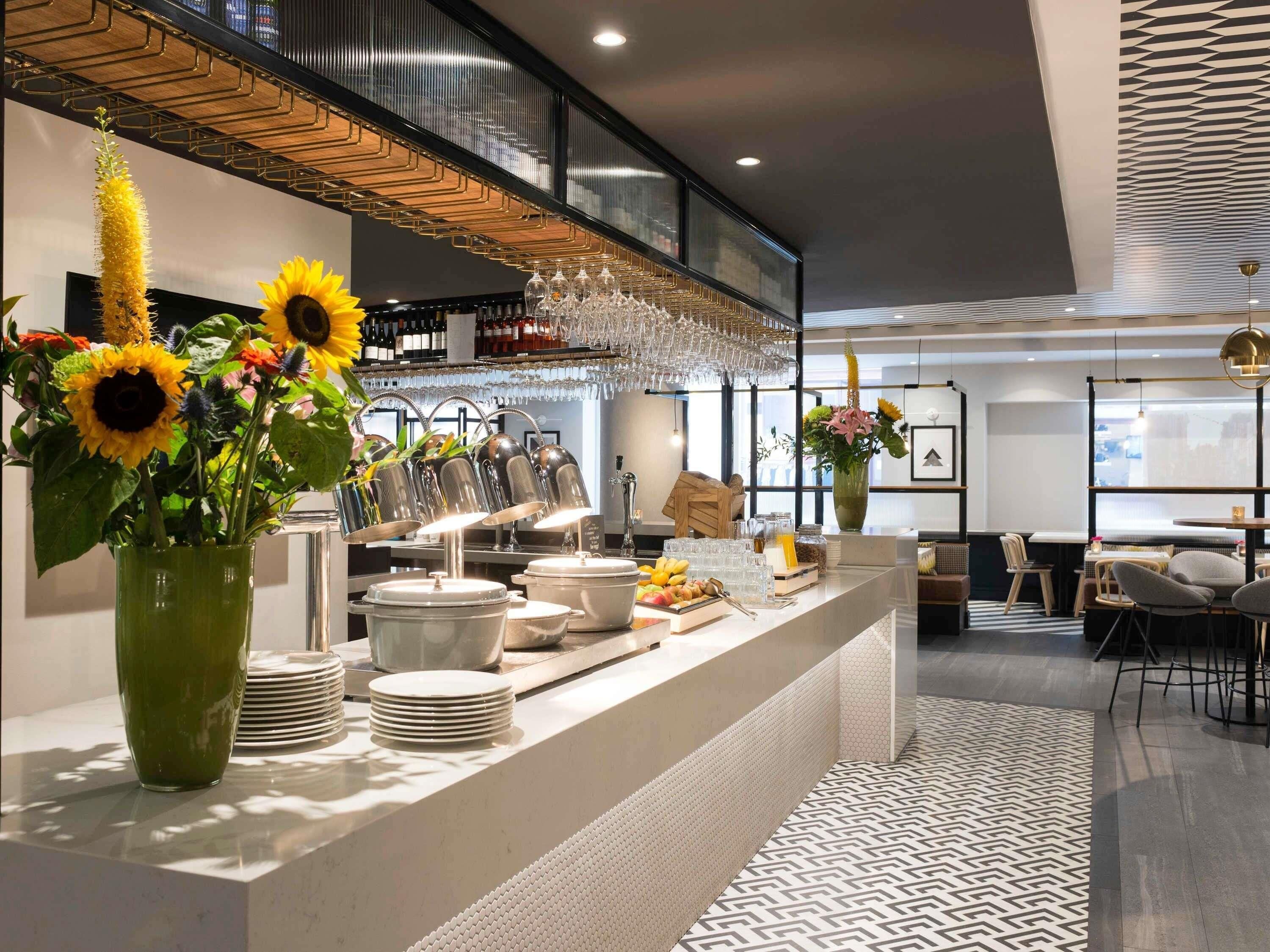 Café da manhã com buffet todos os dias mediante uma taxa