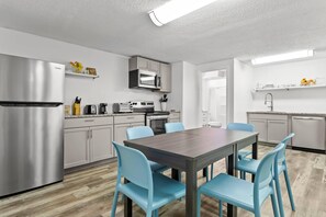 Suite, Multiple Beds, Non Smoking (Efficiency) | Private kitchen