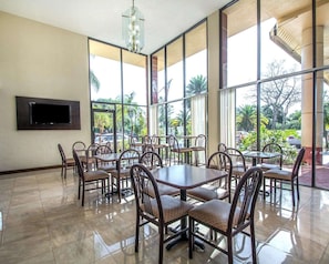 Free daily continental breakfast